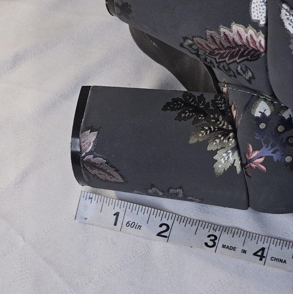 GRAY Floral Embroided Ankle Boot, Women's Size 8.5 - Picture 5 of 6
